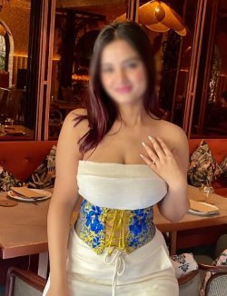 Poonam top class foreigners escorts Muthorai call girl photos near Muthorai